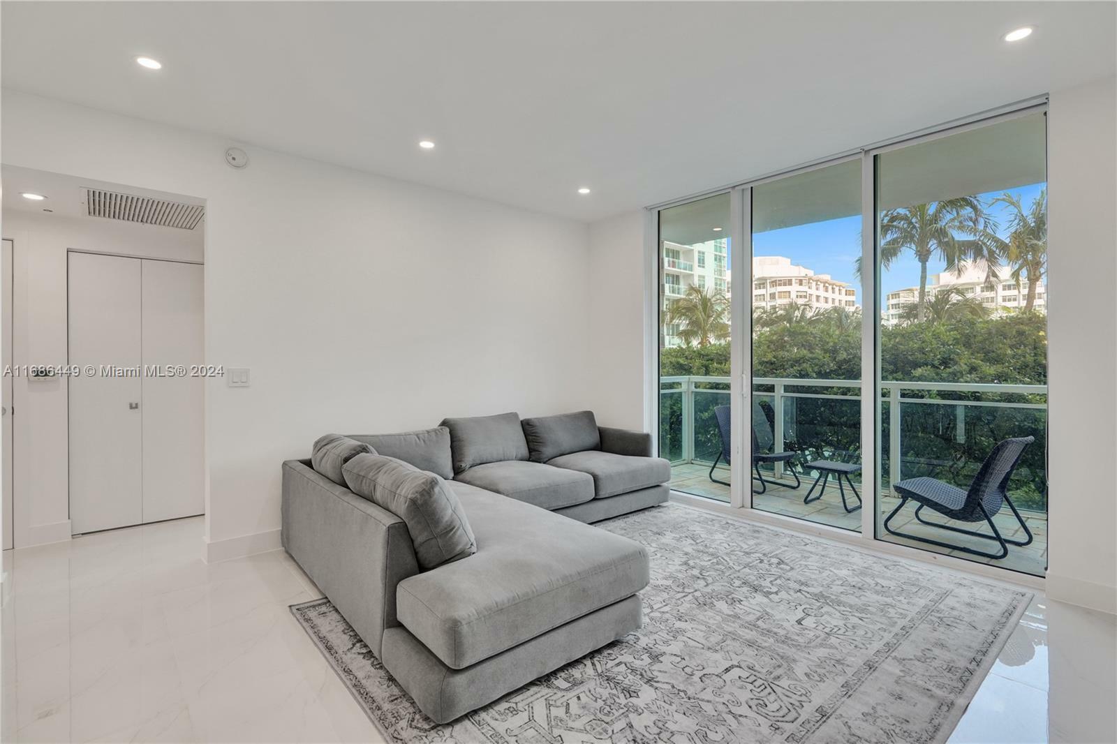 Property Photo:  951 Brickell Ave 1104  FL 33131 