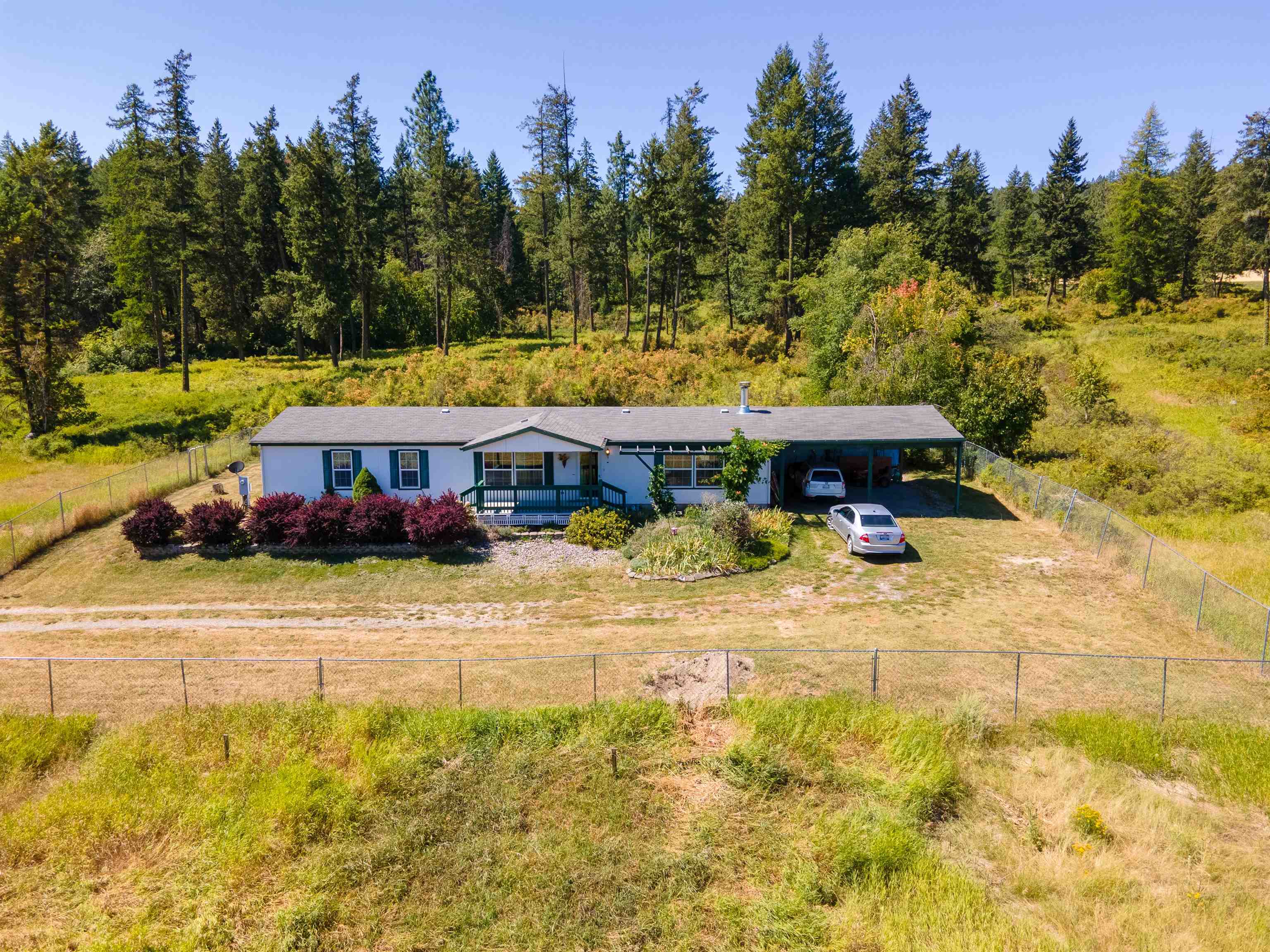 Property Photo:  844C Philpott Rd  WA 99114 