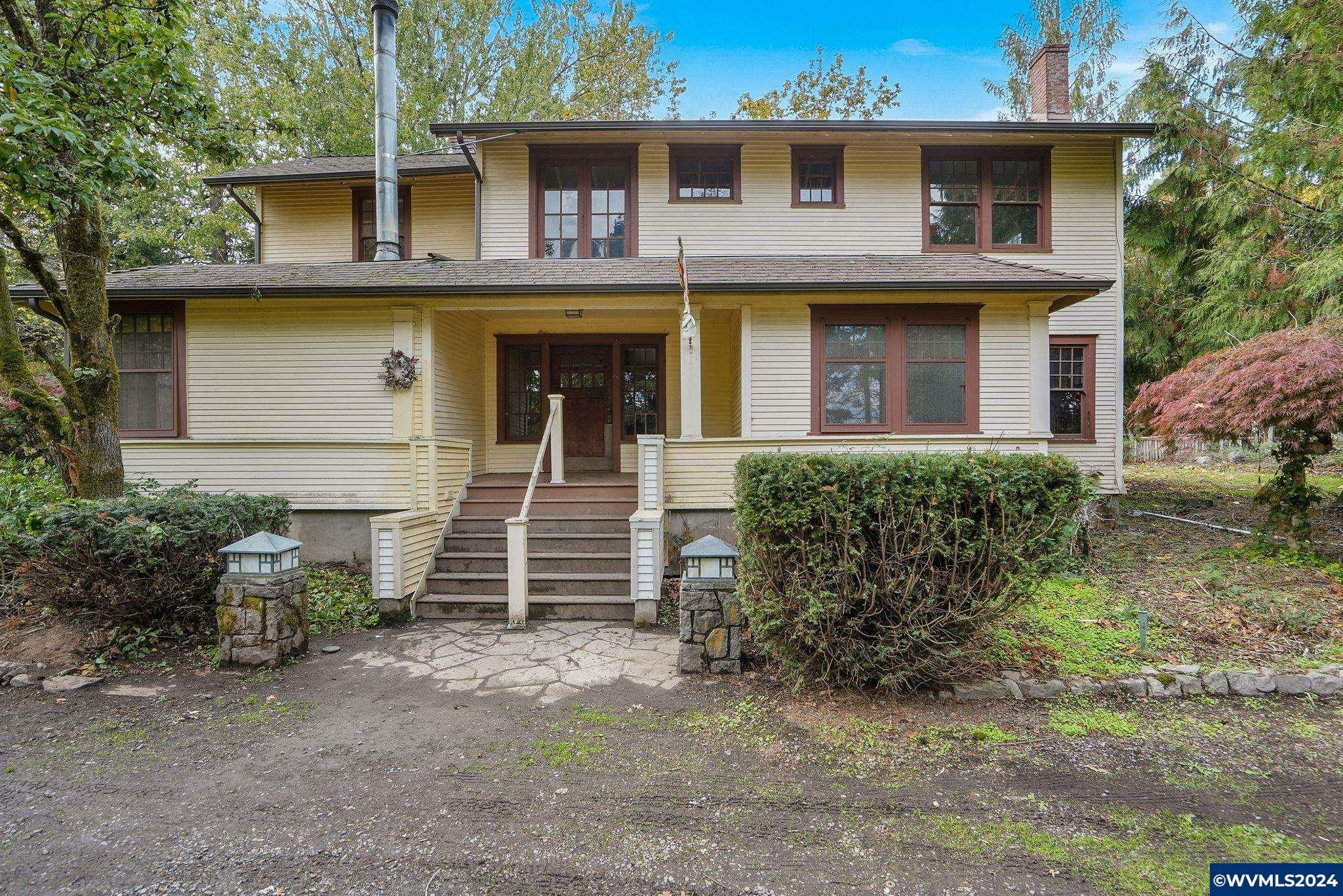 Property Photo:  2425  Eola Dr NW  OR 97304 