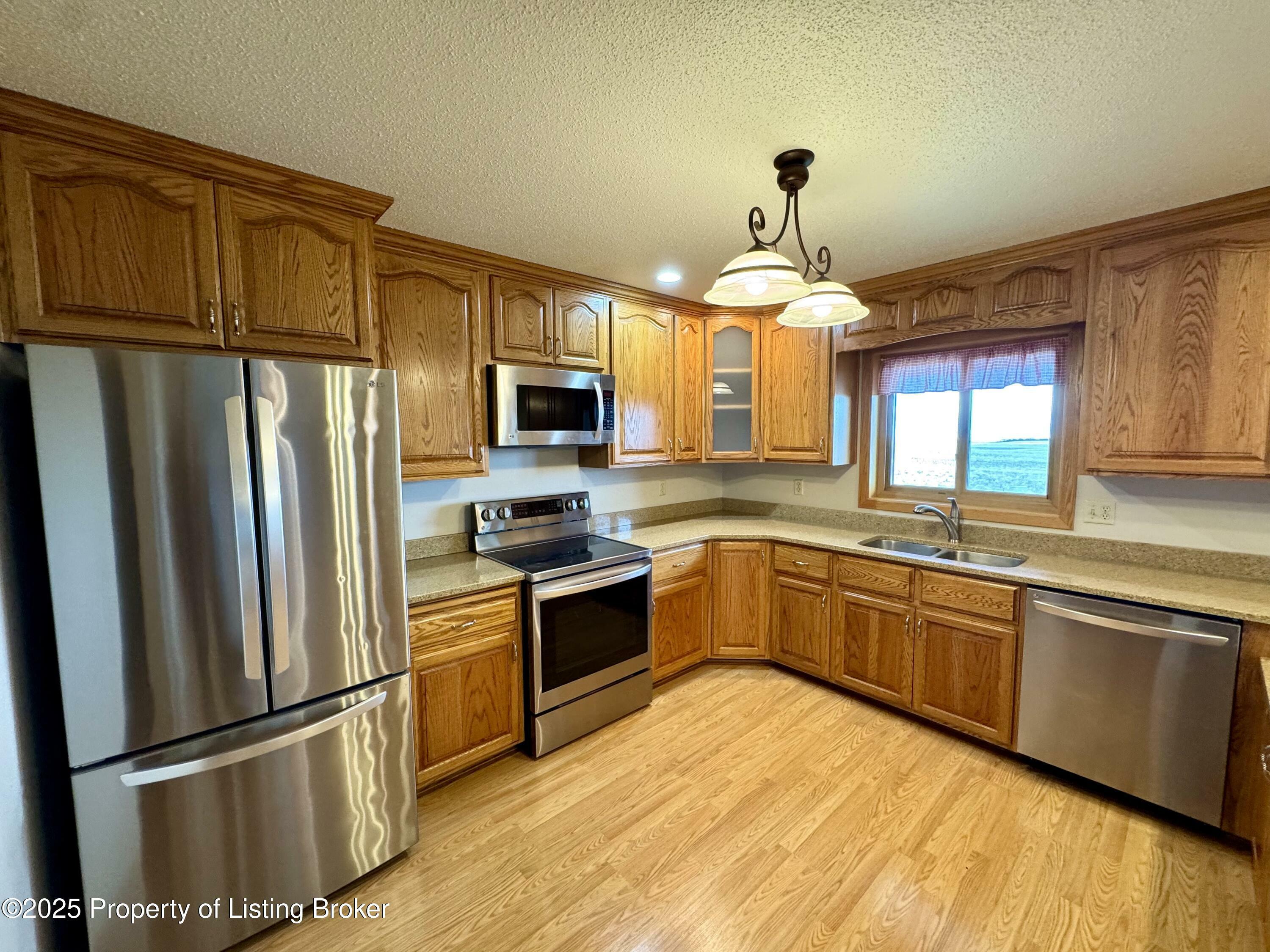 Property Photo: 13003 24th Street SW ND 58622