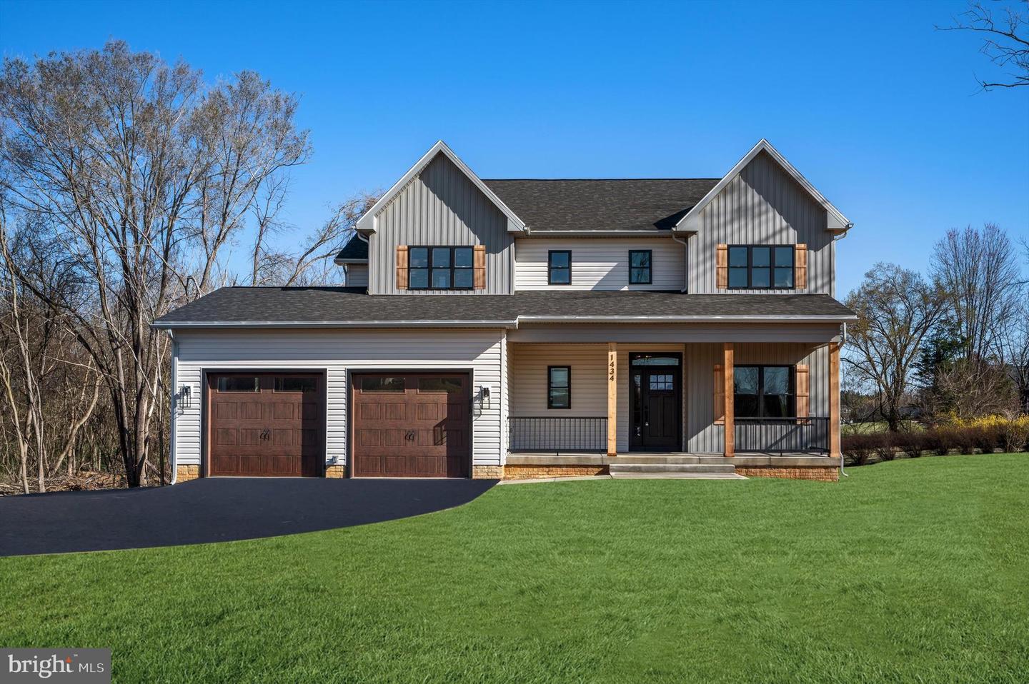 Property Photo: 1434 Cloverdale Rd WV 25414