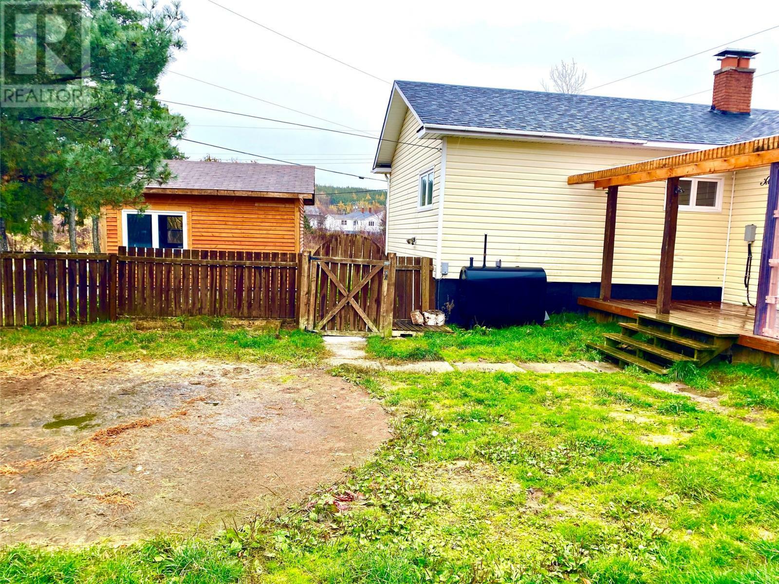 Property Photo: 7 Pinetree Road NL A0G 2L0
