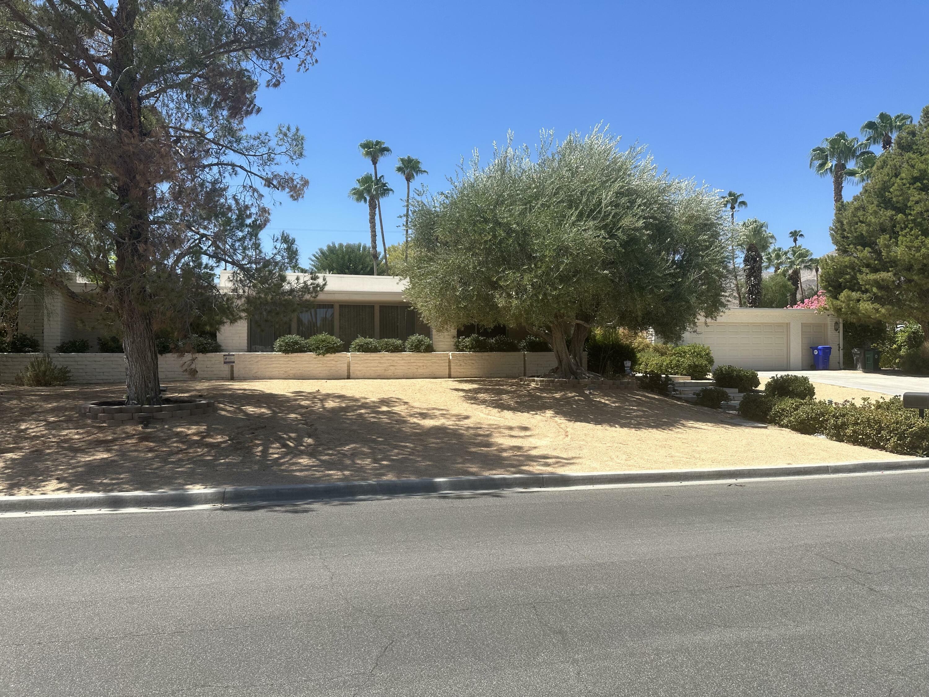 72828 Joshua Tree Street  Palm Desert CA 92260 photo