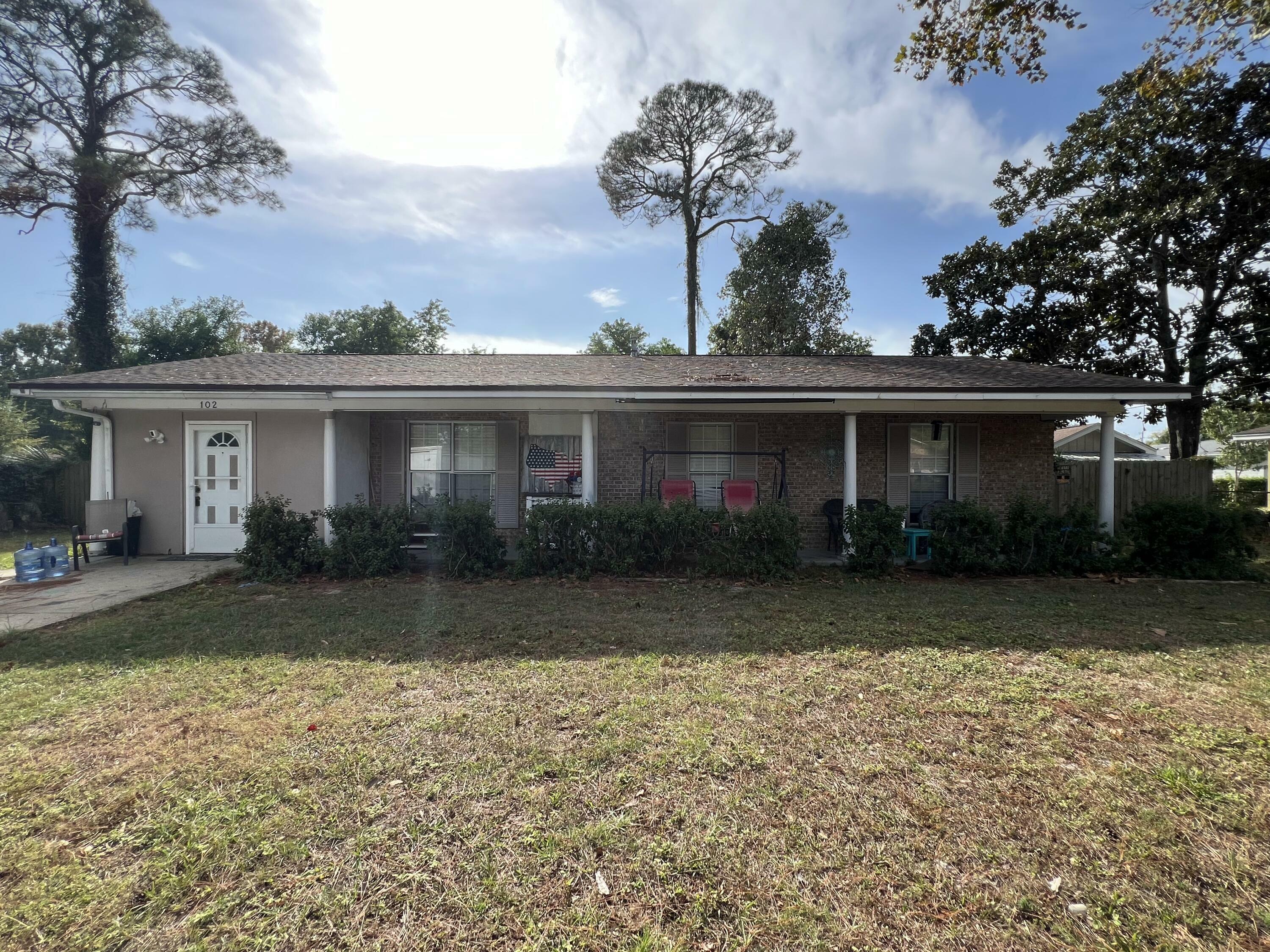 Property Photo:  102 NE Graham Court  FL 32548 