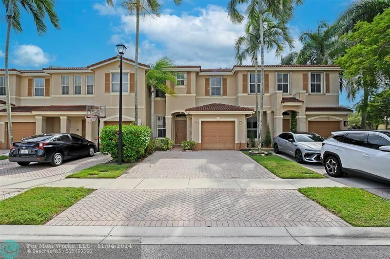 Property Photo:  260 Riverwalk Cir  FL 33326 