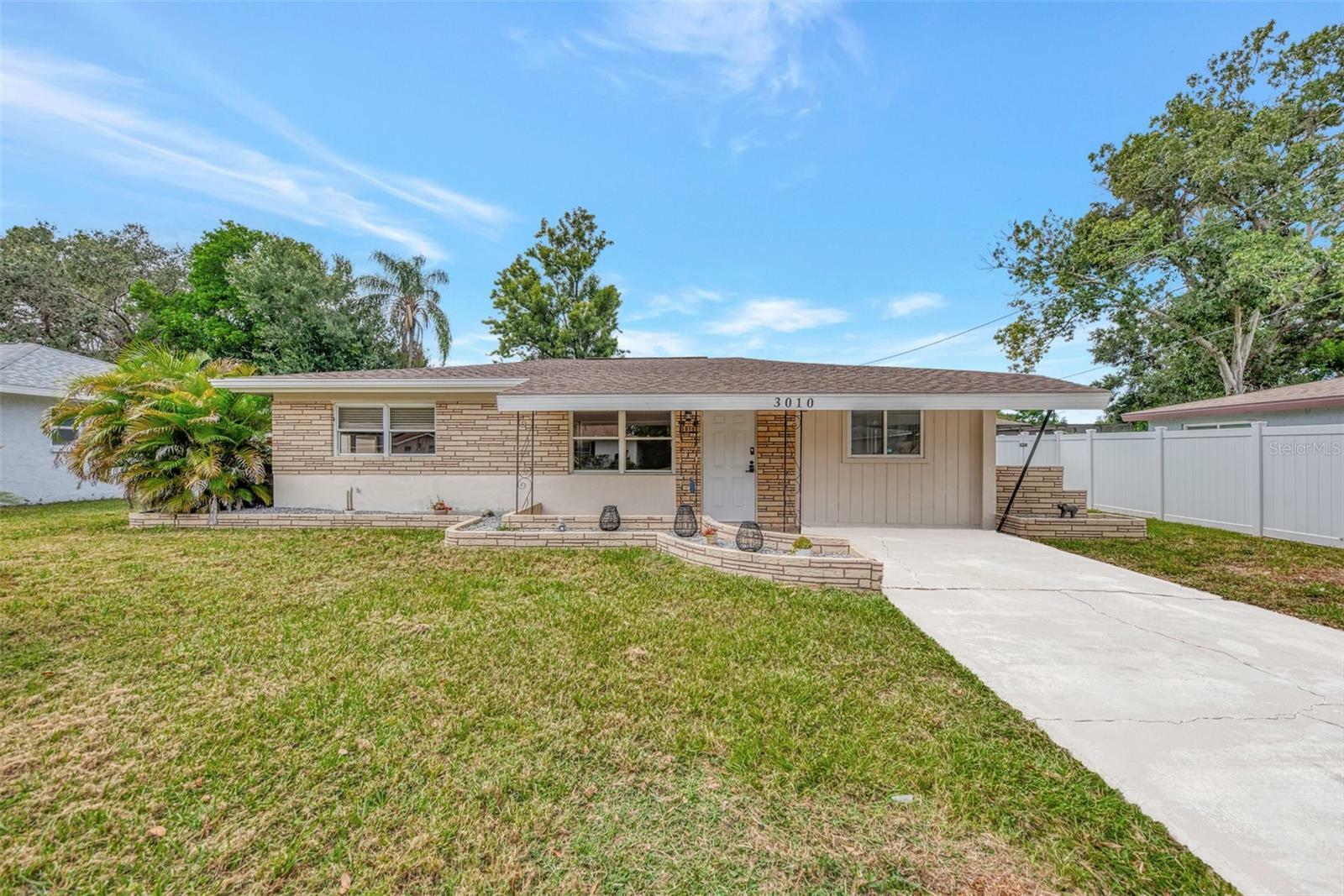 Property Photo:  3010 Pafko Drive  FL 34232 