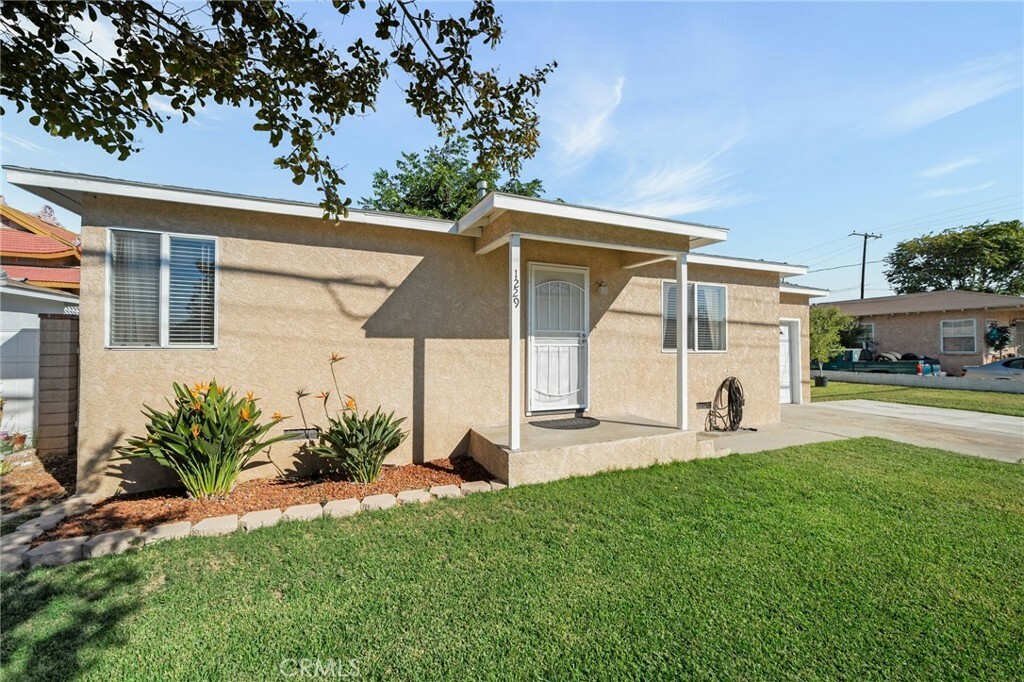 Property Photo:  1229 E Phillips Boulevard  CA 91766 