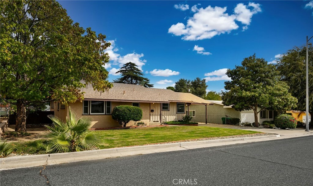 Property Photo:  334 N Roberge Ave  CA 92220 