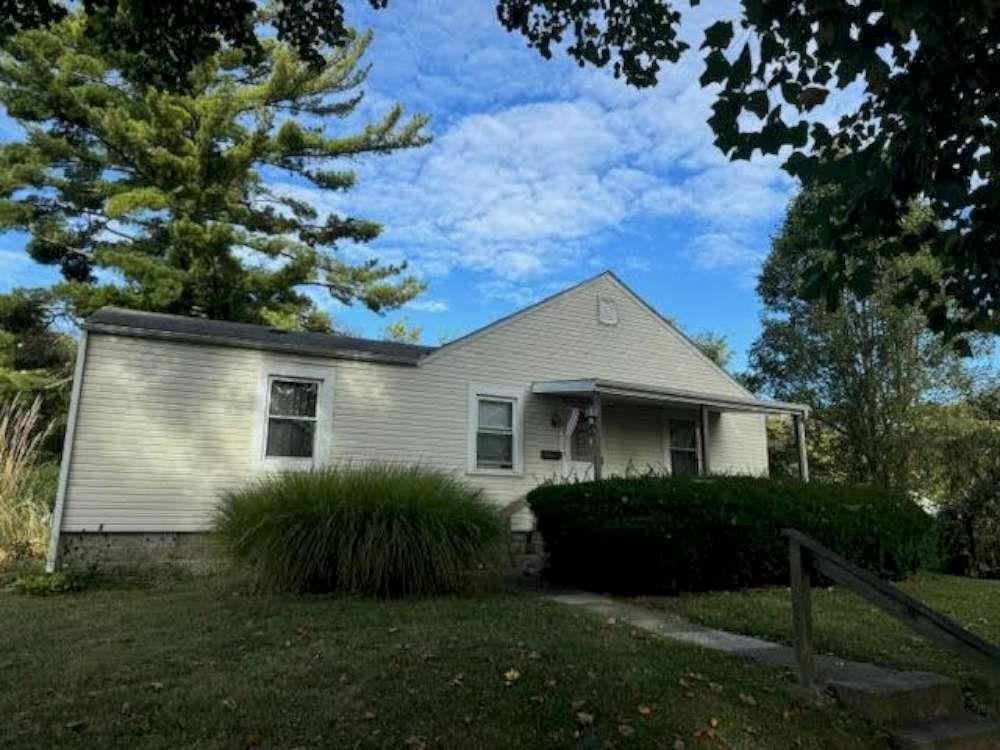 Property Photo:  1316 Harris Street  IN 47374 