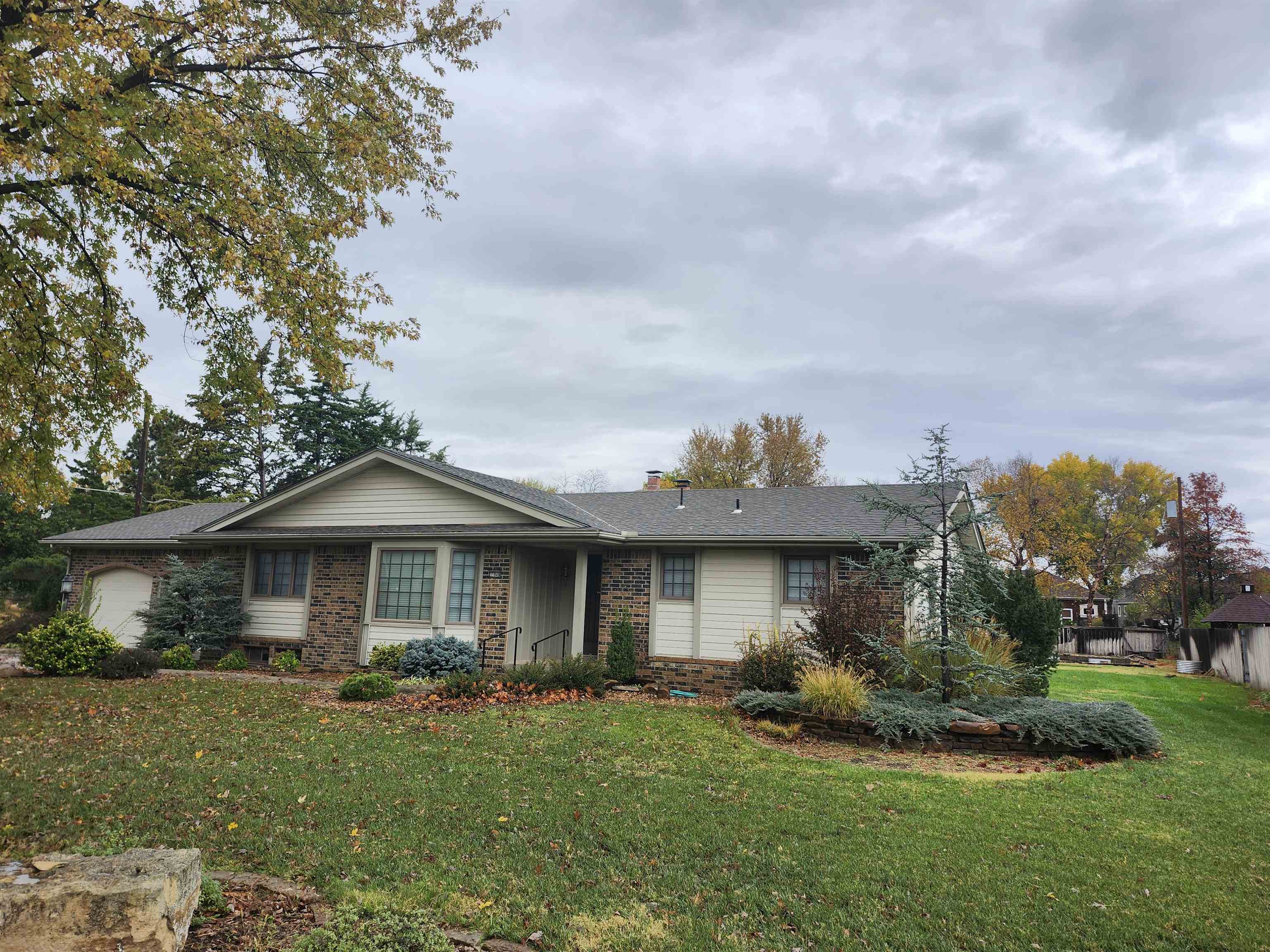 Property Photo:  15840 E Stratford Row  KS 67230 