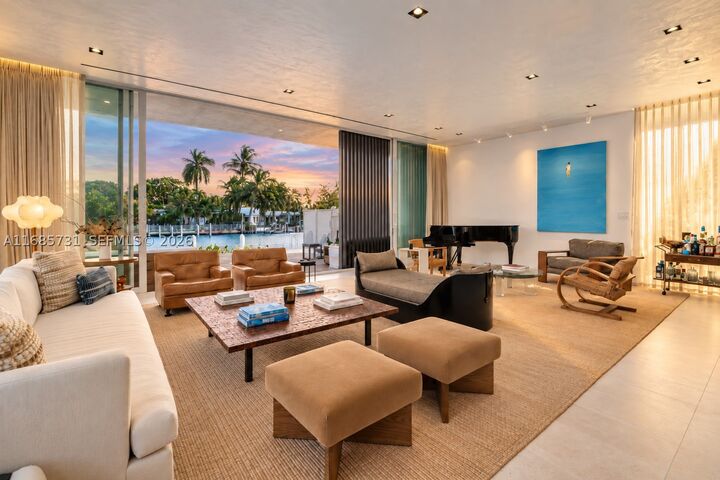 Property Photo: 1041 W 48th St FL 33140