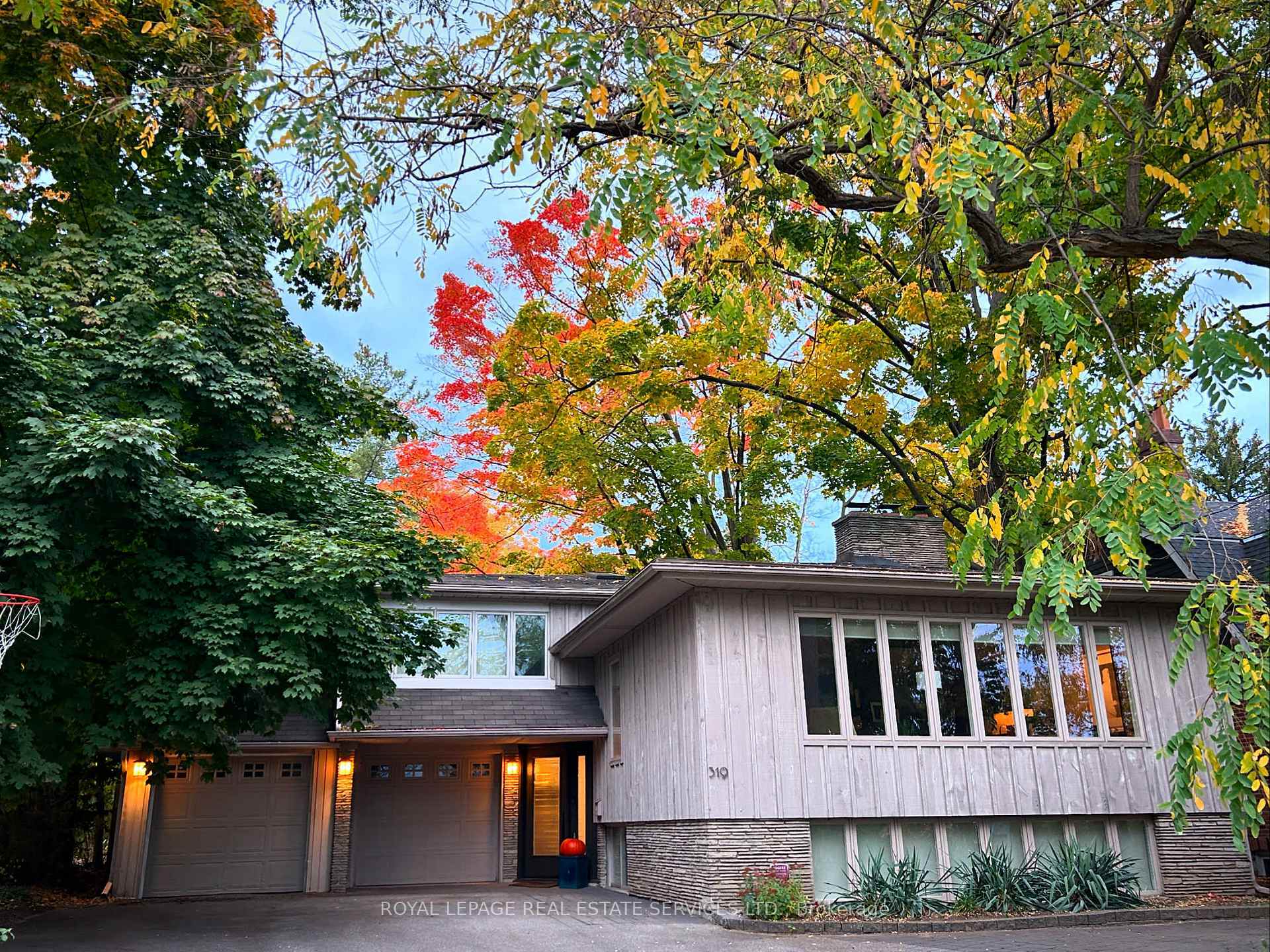 Property Photo: 319 Macdonald Road ON L6J 2A8