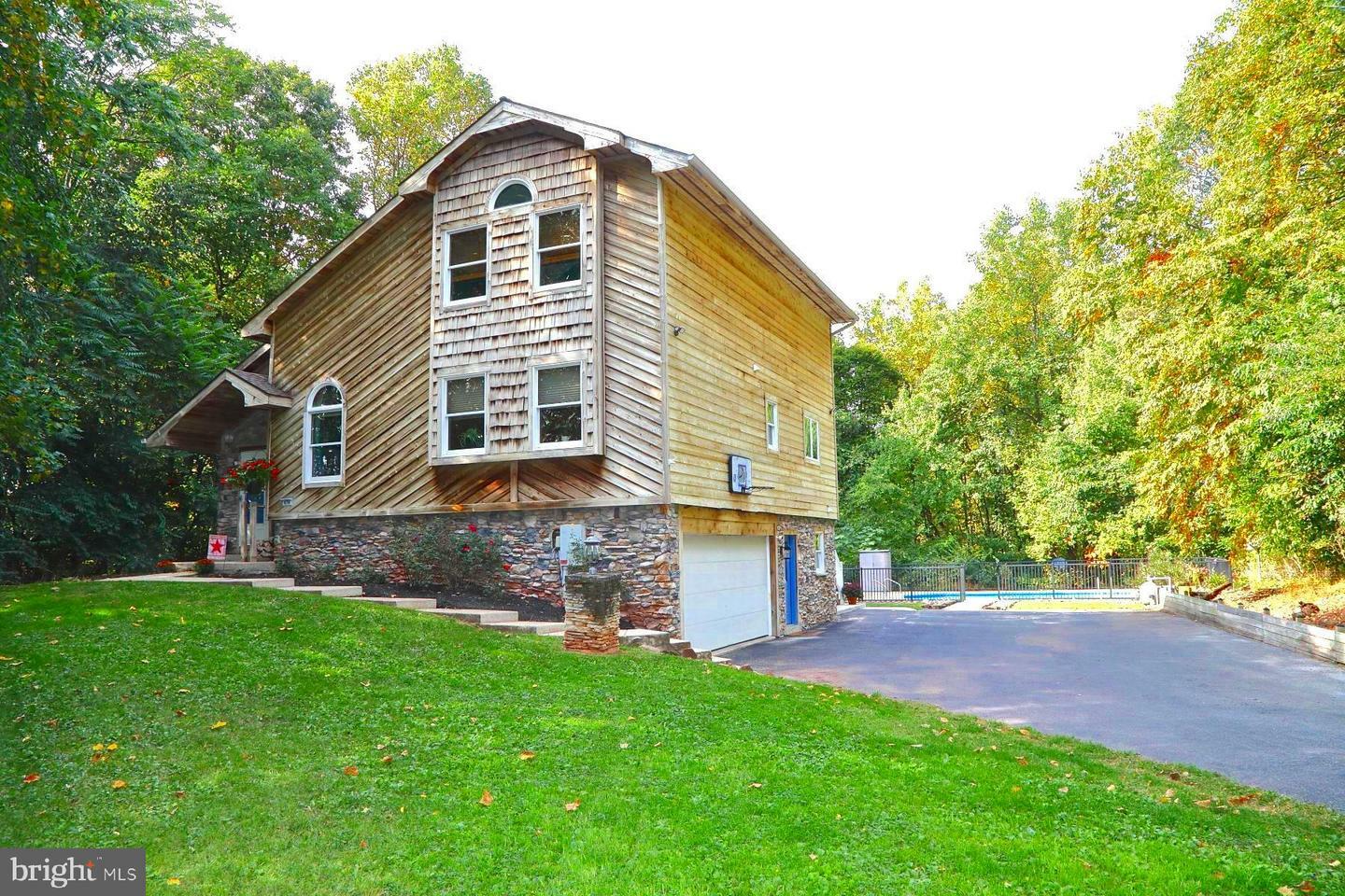 Property Photo:  470 Netzley Drive  PA 17517 