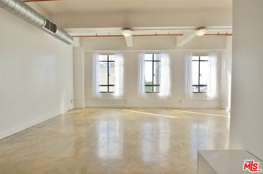 Property Photo:  849  S Broadway 1106  CA 90014 