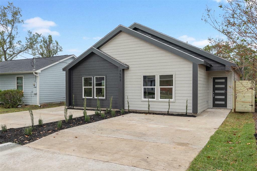 Property Photo:  7502 Dyer  TX 77088 