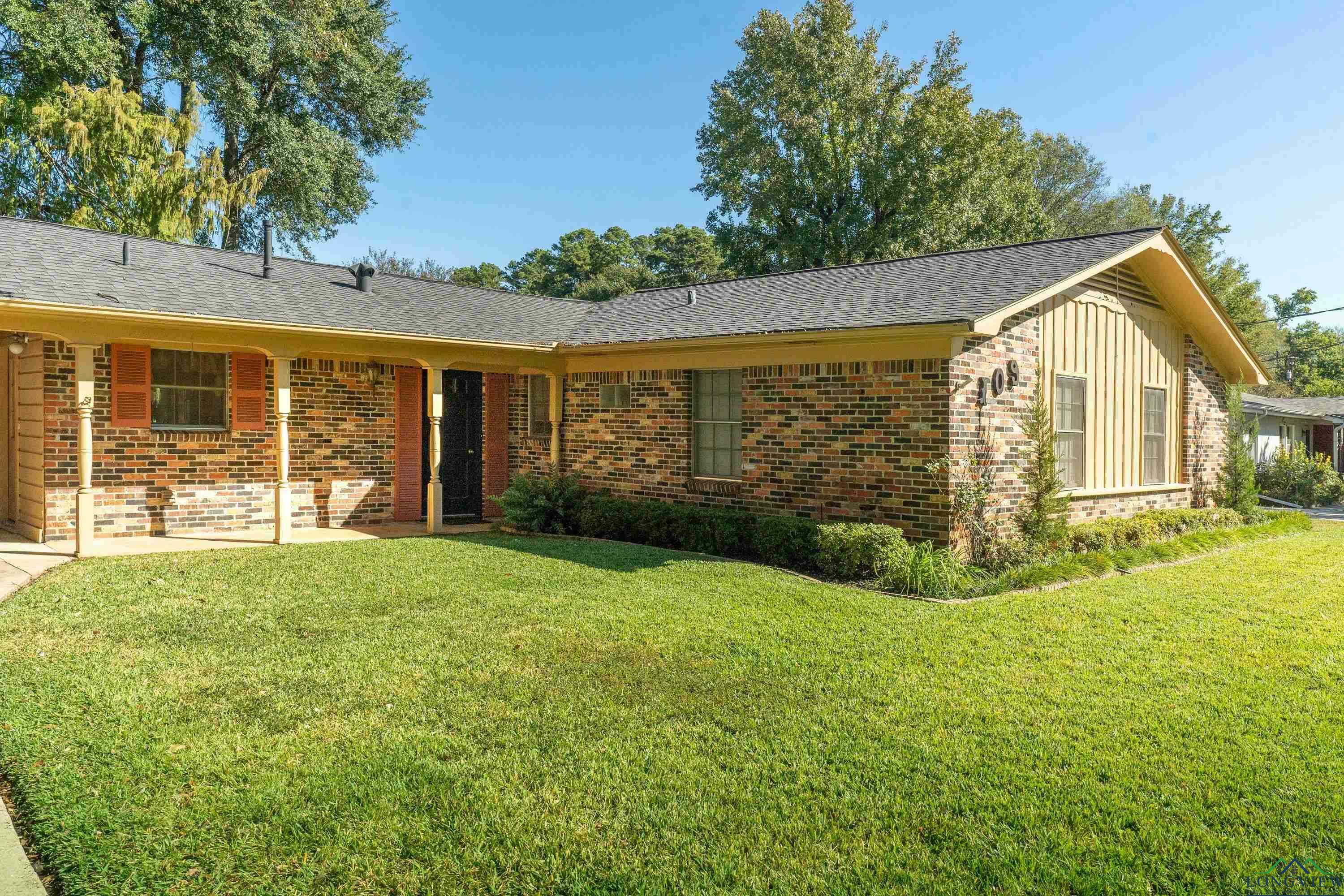 Property Photo:  109 E Carolanne Blvd  TX 75672 