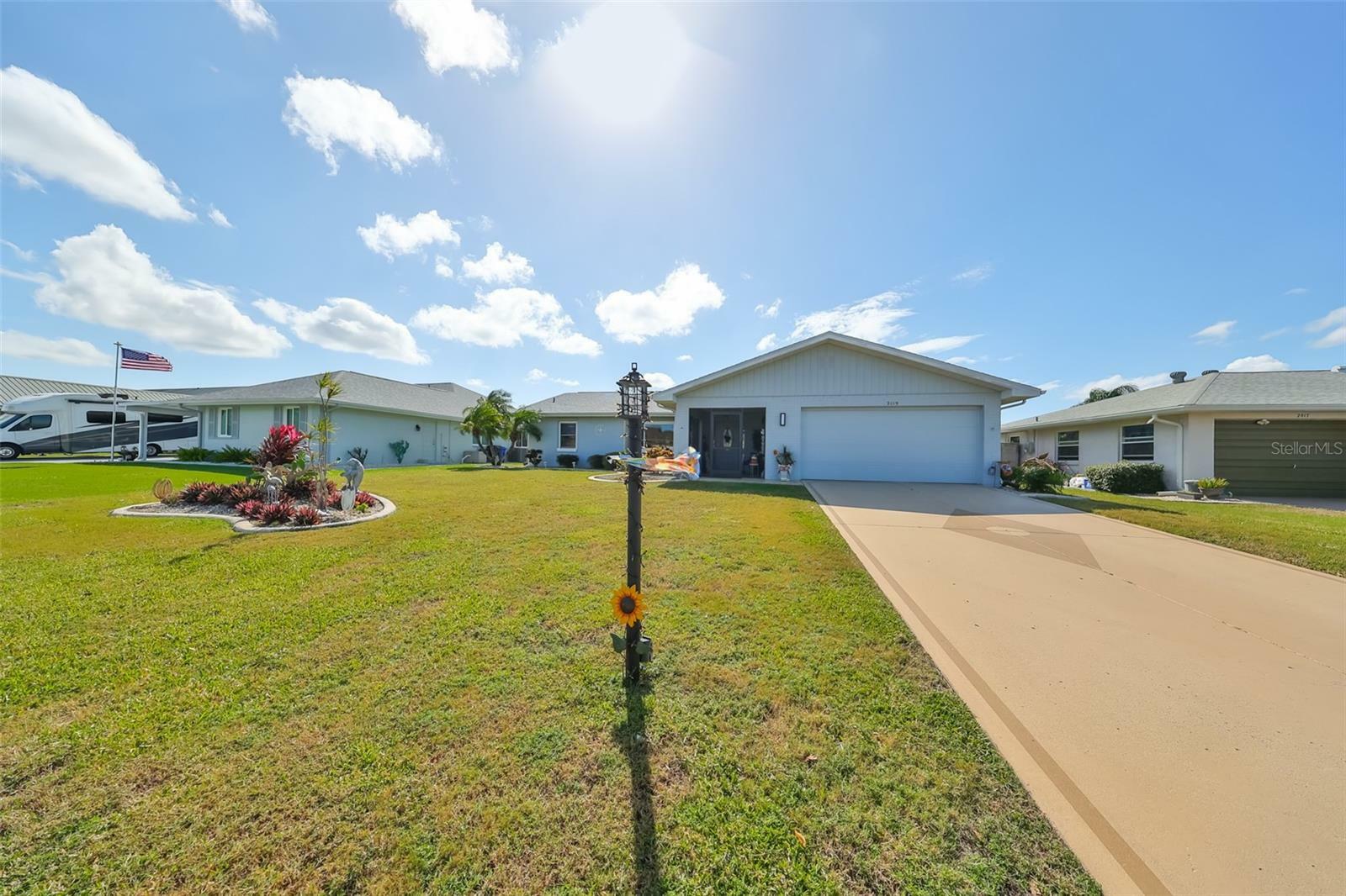 Property Photo:  2019 N Pebble Beach Boulevard  FL 33573 