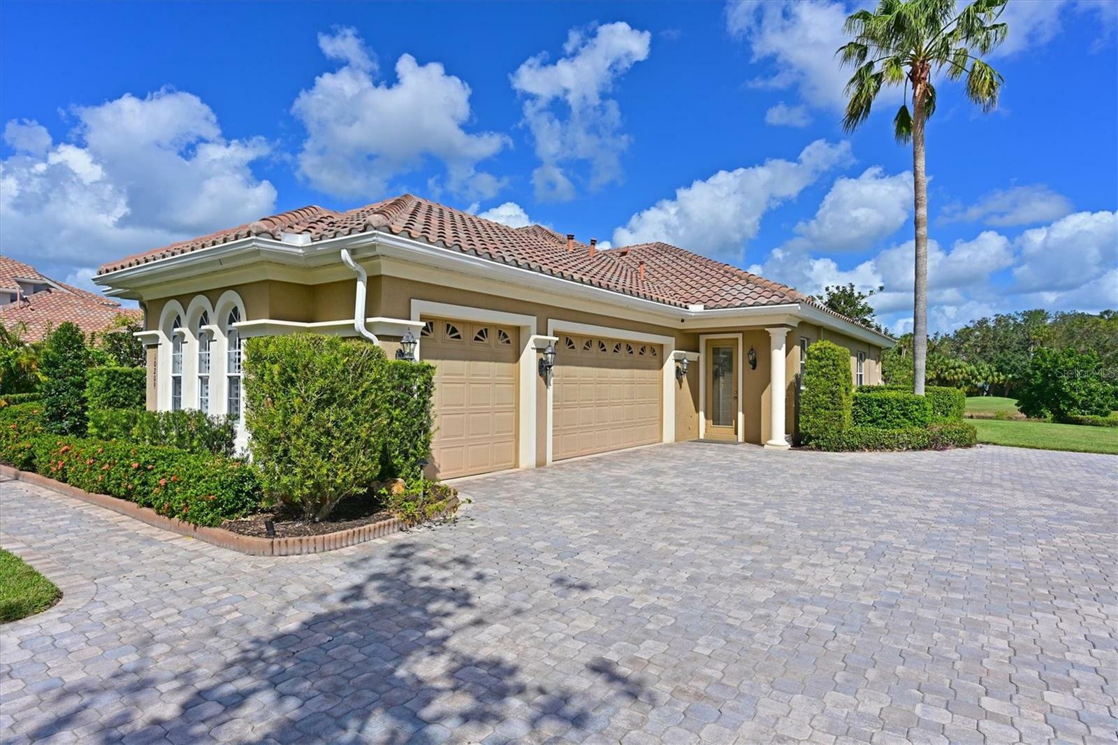 Property Photo: 10209 Discovery Terrace FL 34212