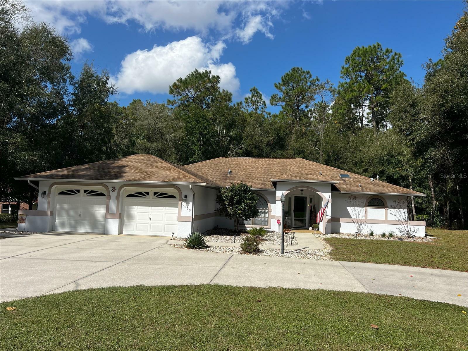 Property Photo:  9258 SW 202nd Avenue Road  FL 34431 