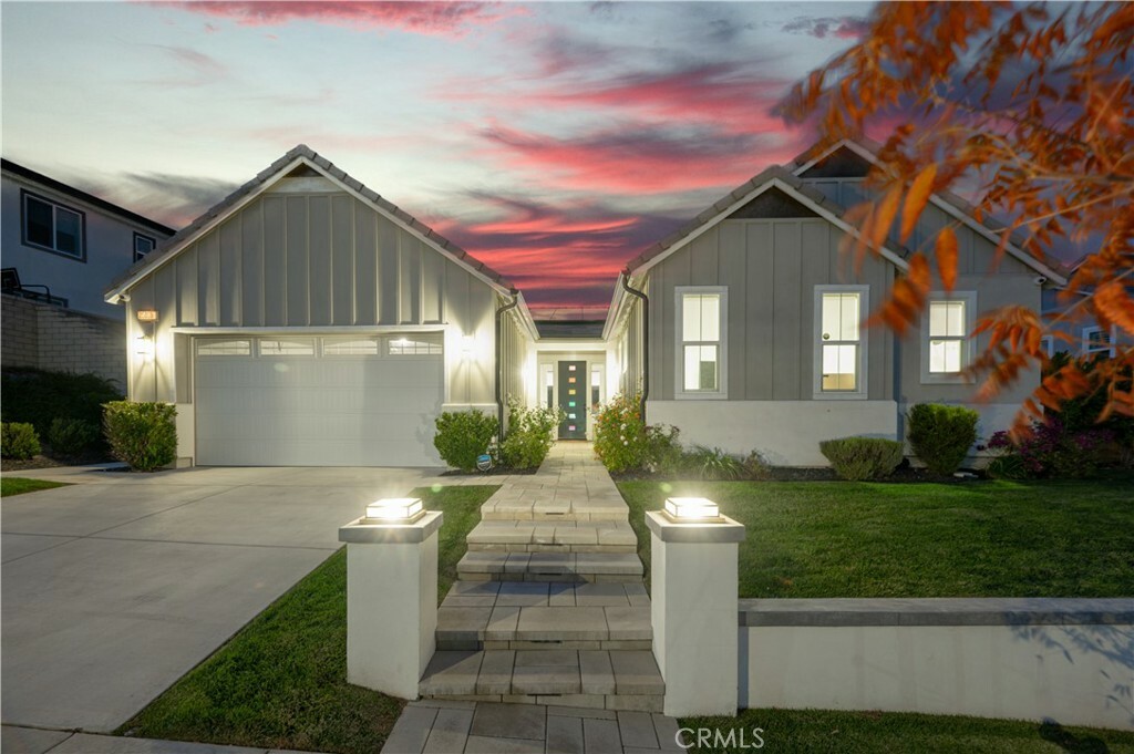 Property Photo:  25065 Aspen Falls Drive  CA 91387 