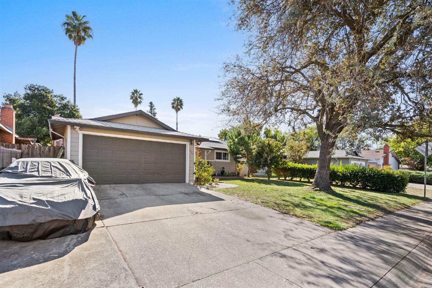 Property Photo:  7561 Titian Parkway  CA 95823 