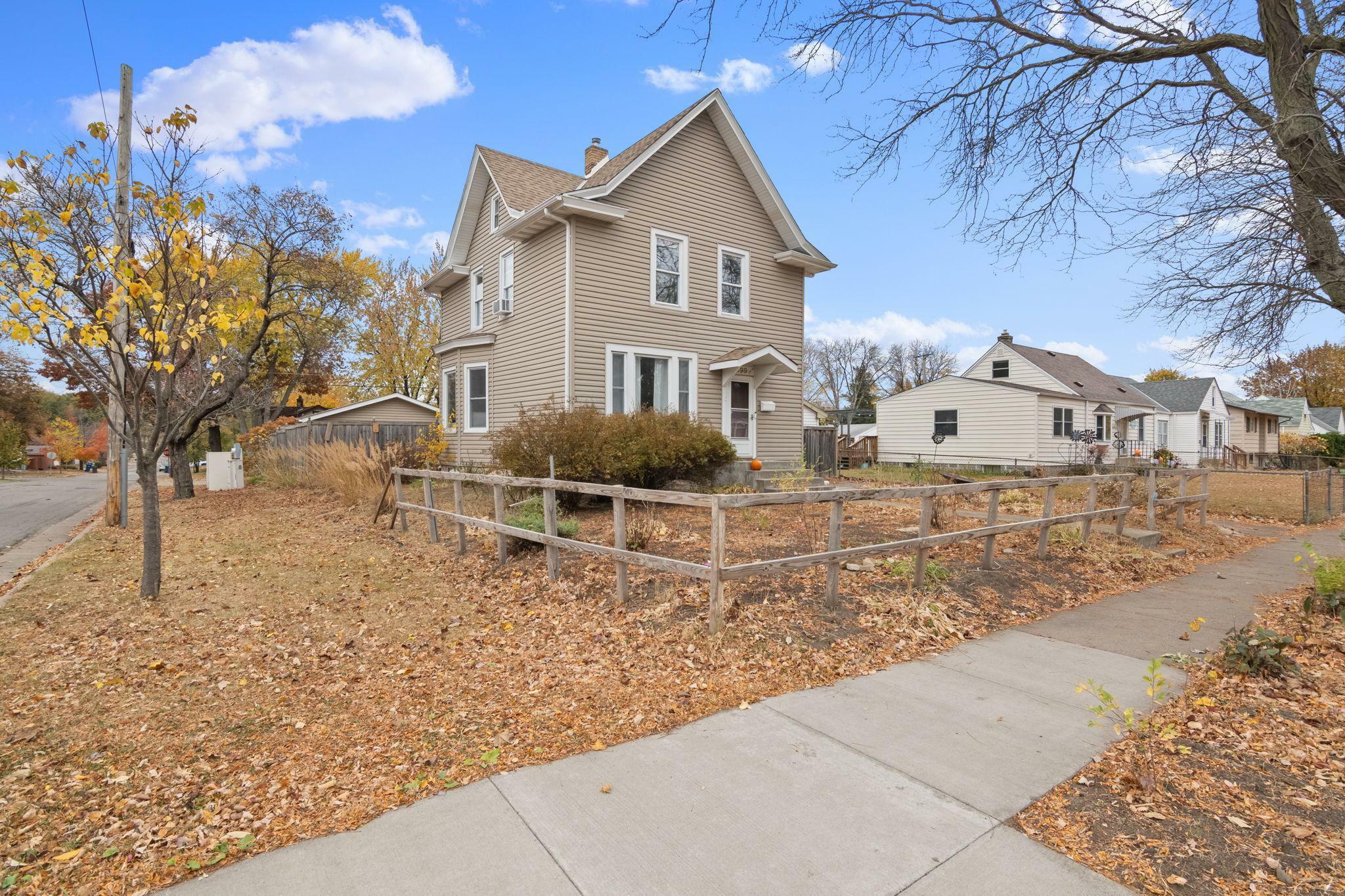 Property Photo:  1599 Margaret Street  MN 55106 