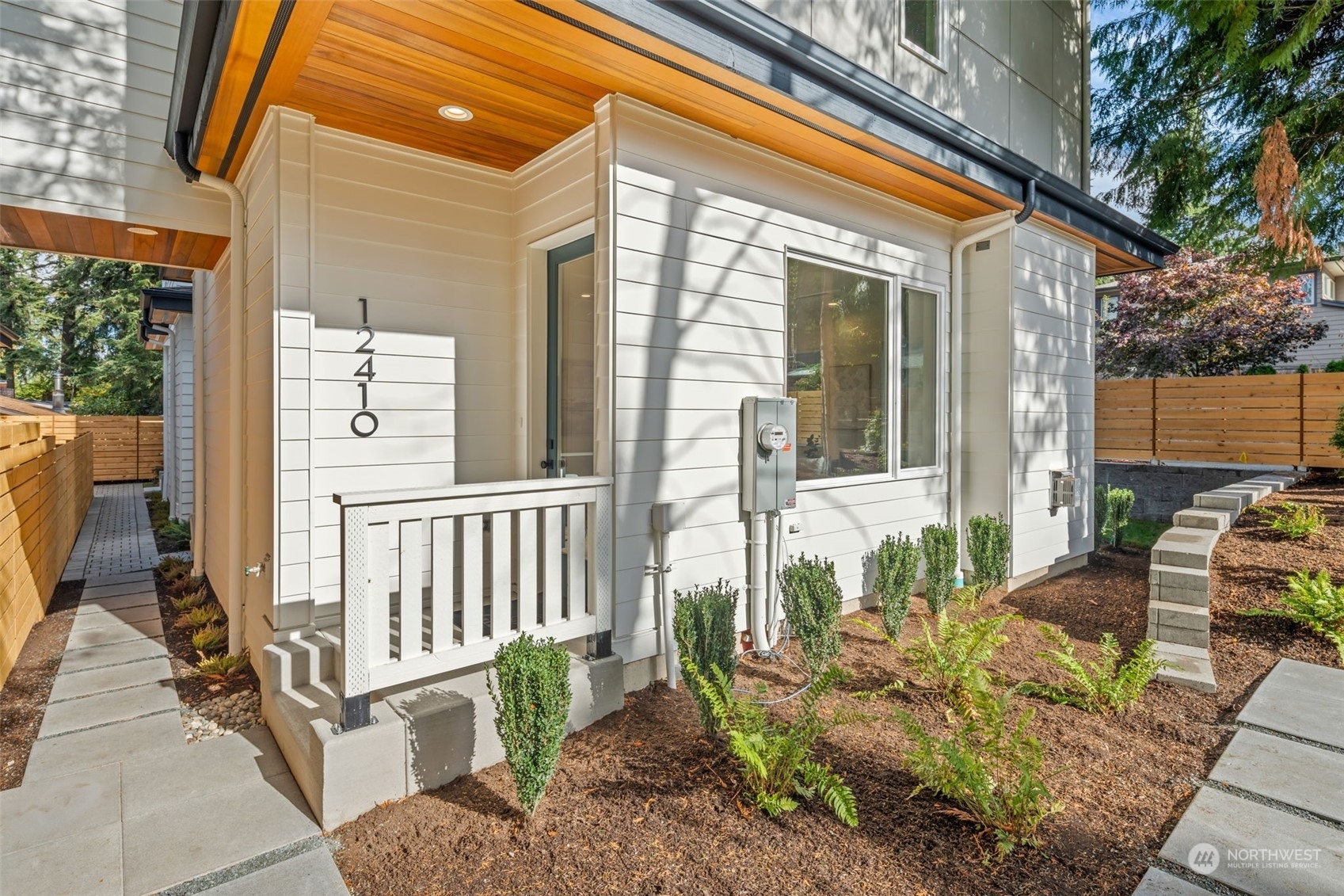 Property Photo:  12410 NE 75th Street  WA 98033 