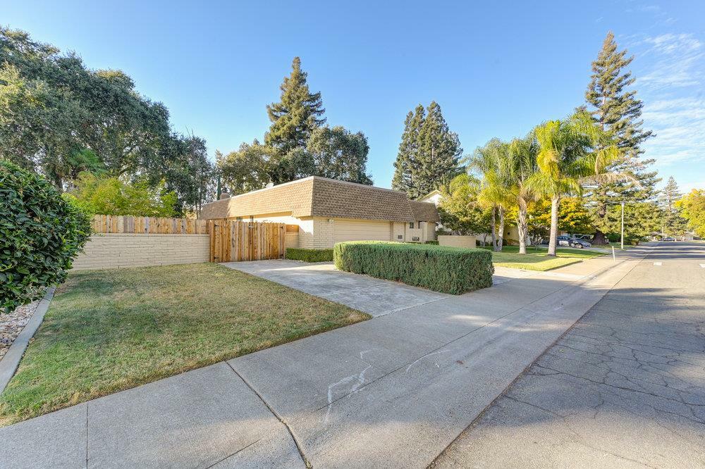 Property Photo:  6850 Arabella Way  CA 95831 