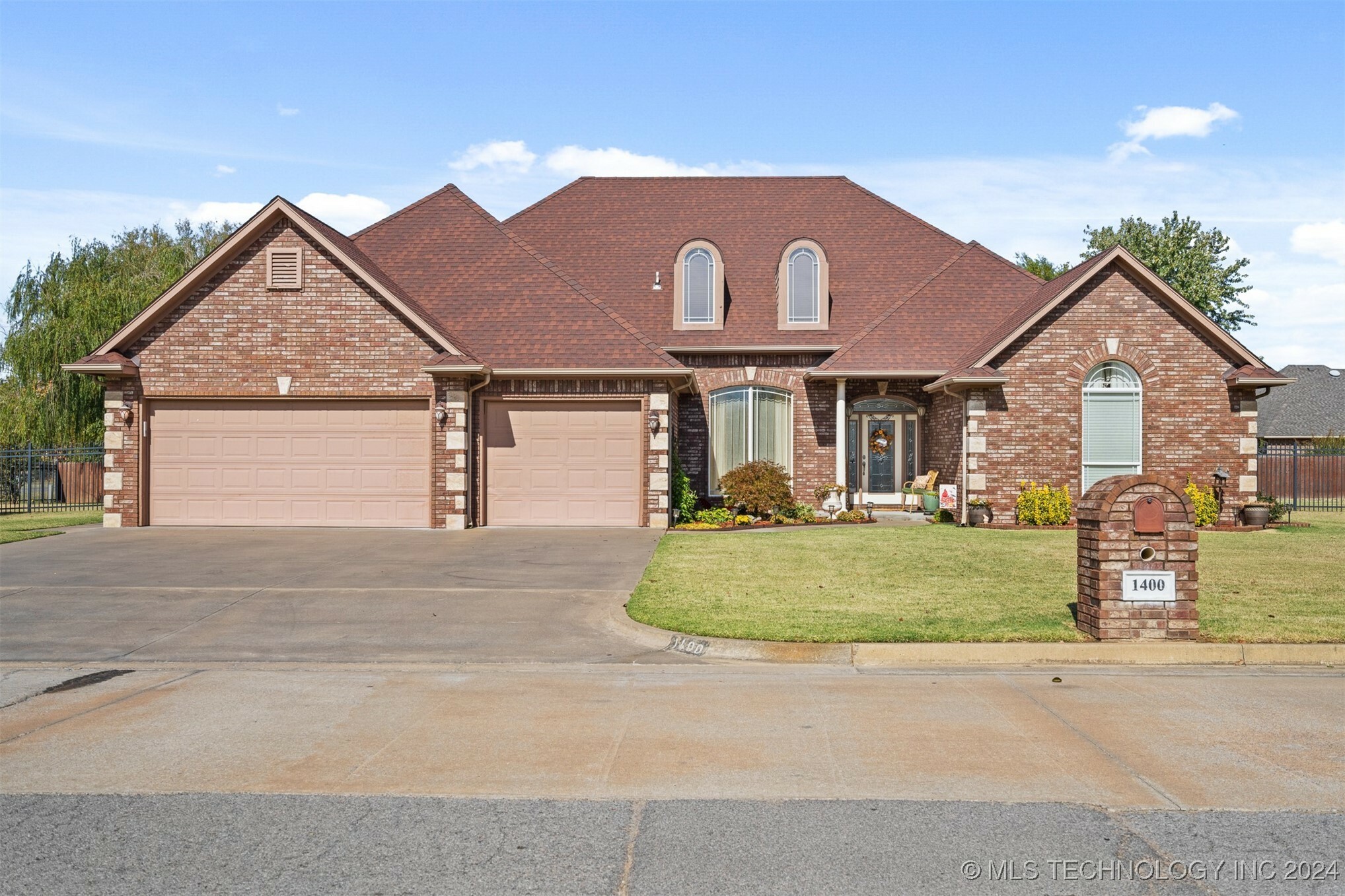 Property Photo:  1400 Richmond  OK 74434 