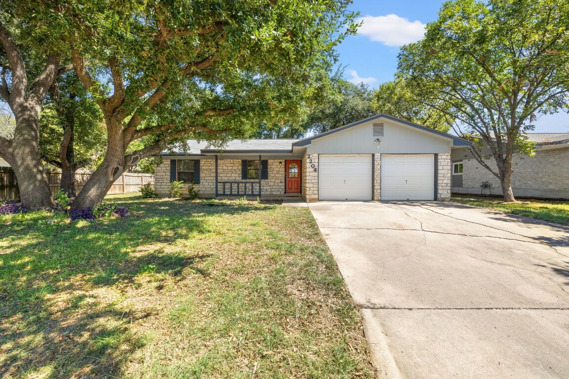 Property Photo:  2204 Donna Drive  TX 76574 