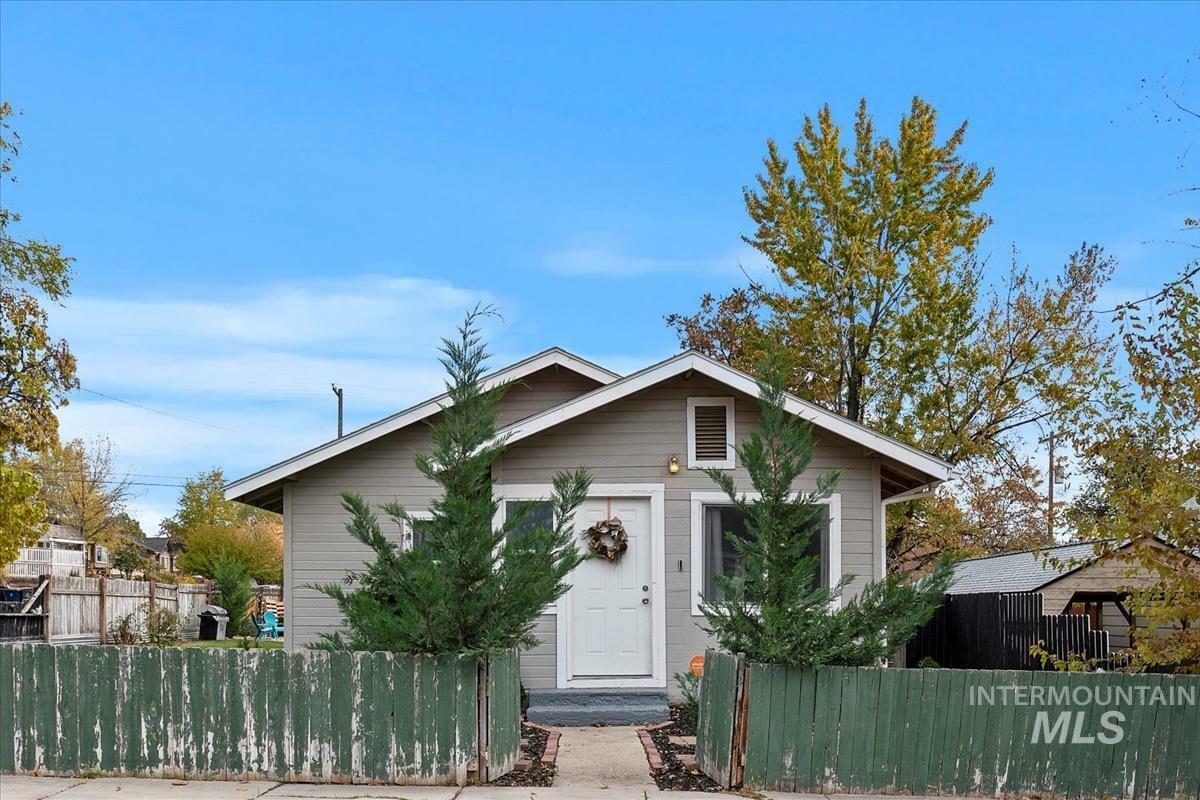 Property Photo:  424 9th Av N  ID 83687 