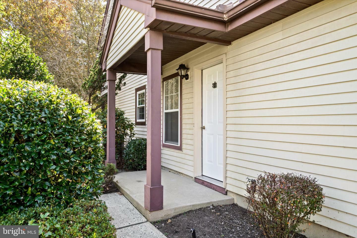 Property Photo:  30 Edinburgh Drive D  NJ 08831 