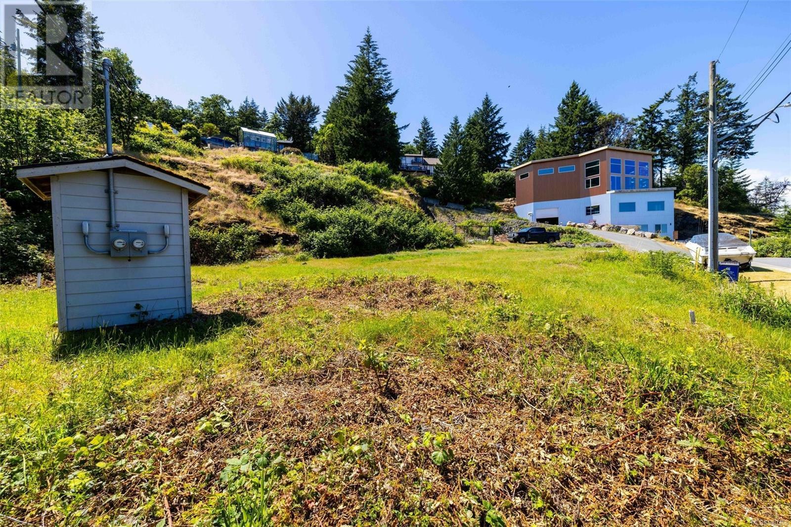 Property Photo:  741 Grousewood Place  BC V9C 2X6 