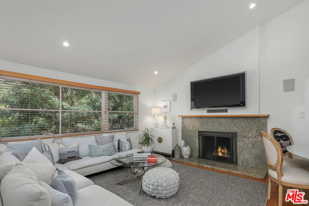 Property Photo:  6317   Grape Pl  CA 90068 