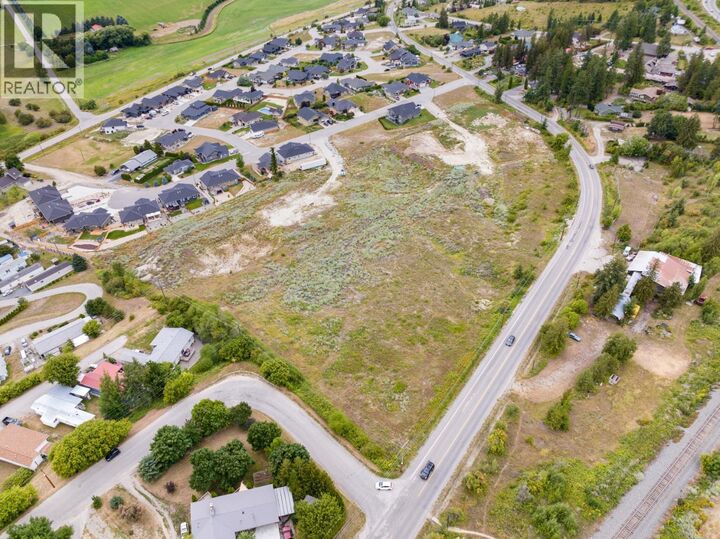 Property Photo:  712 Valleyview Drive  BC V0B 1G0 