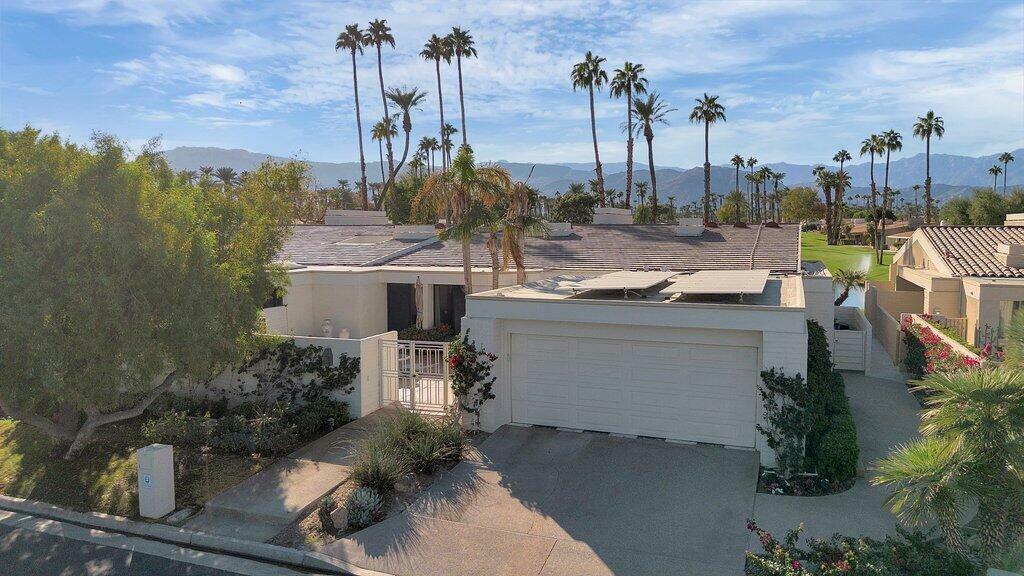 Property Photo:  75798 Vista Del Rey  CA 92210 