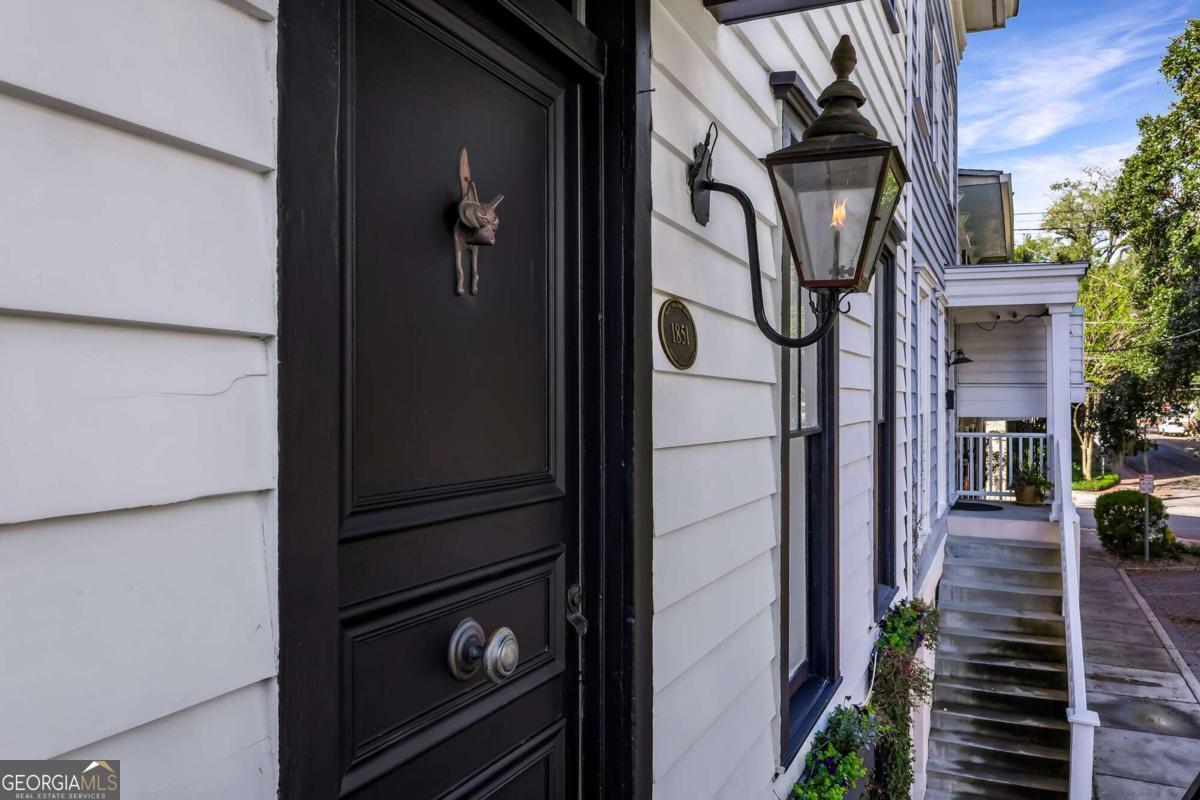 Property Photo: 507 E McDonough Street GA 31401