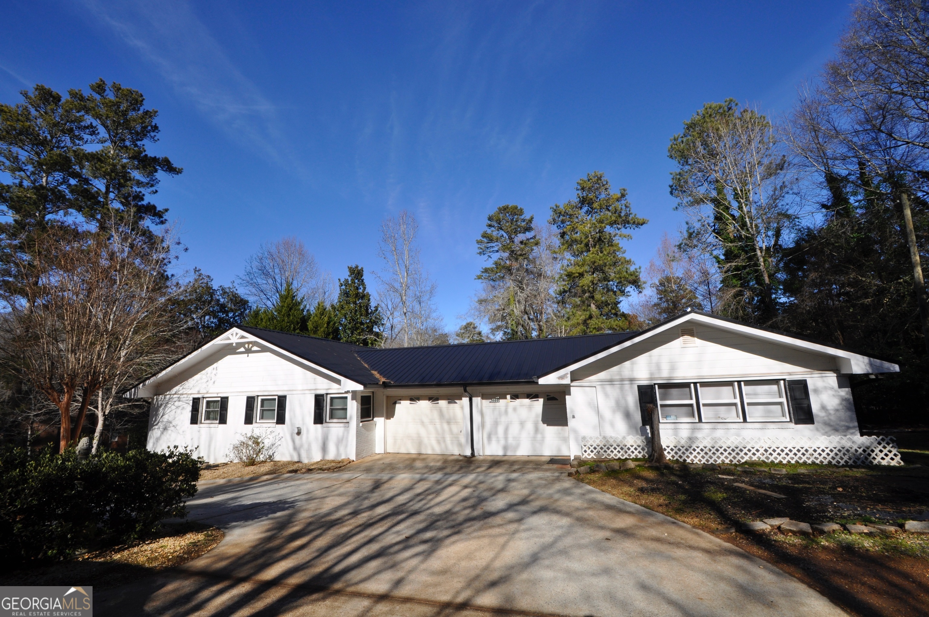 Property Photo:  500 West Lake Drive  GA 30606 