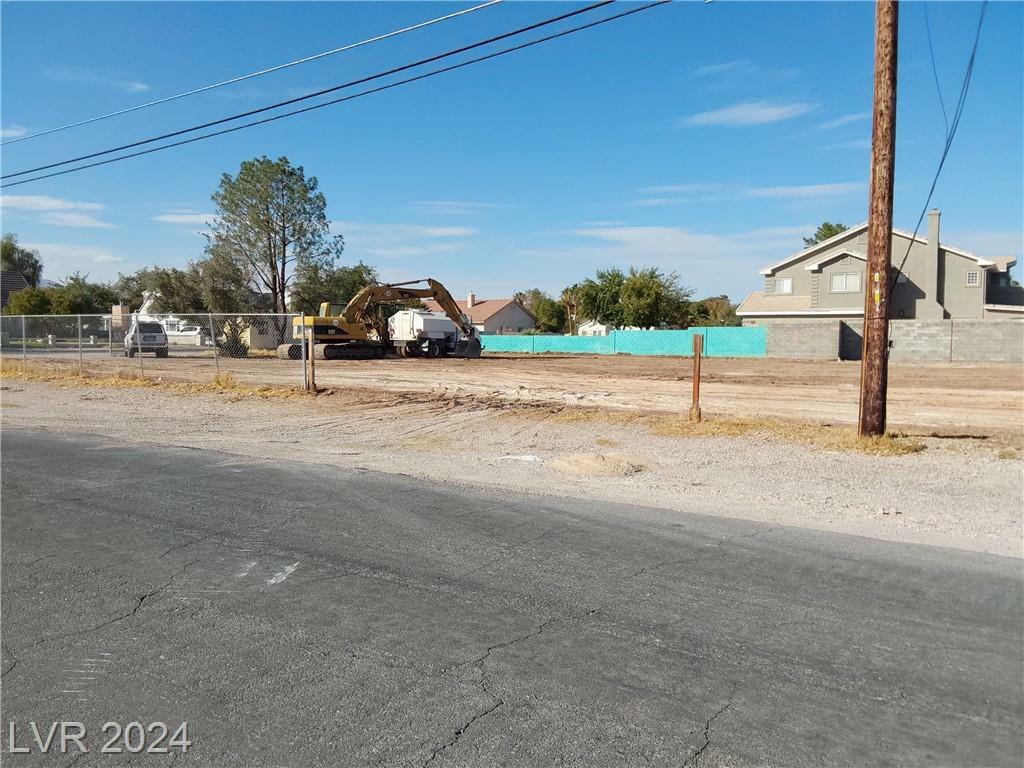 Property Photo:  5600 El Parque Avenue  NV 89146 