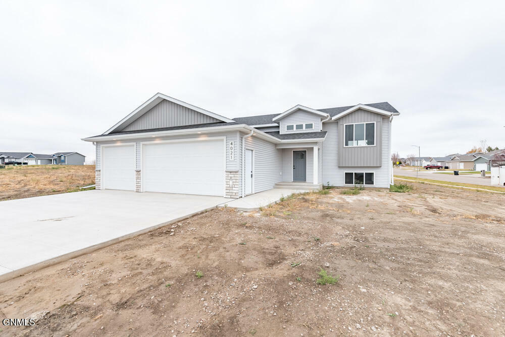 Property Photo:  4021 Amari Loop NW  ND 58554 