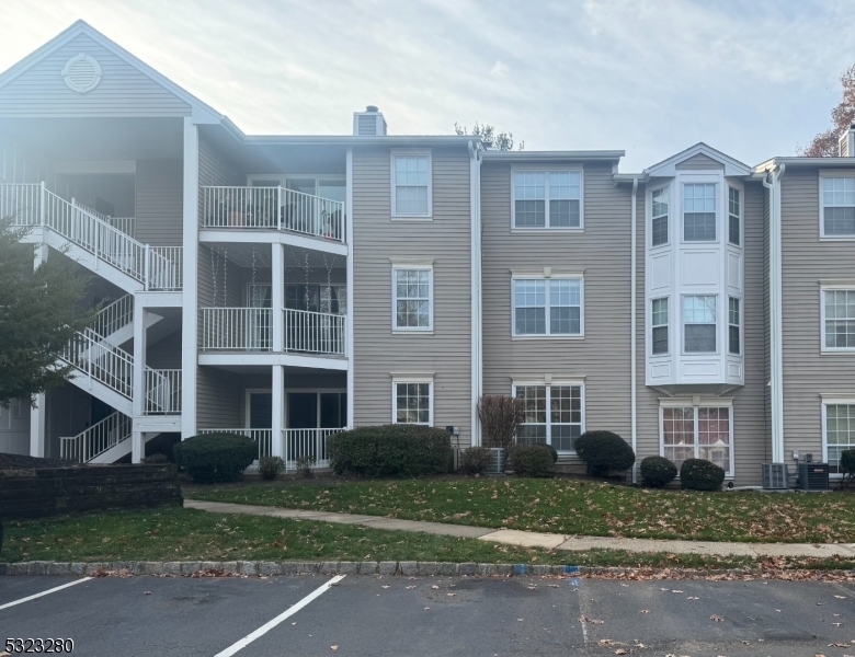 Property Photo: 63 Lindsey Ct 63 NJ 08823