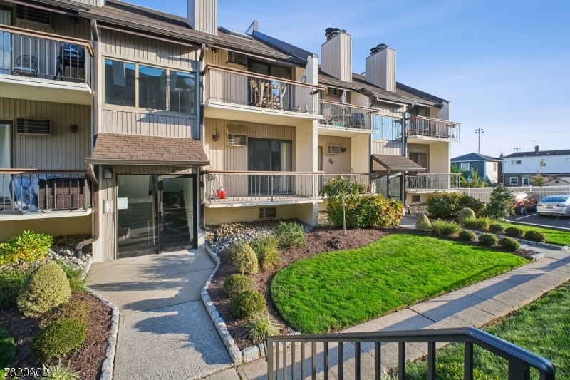 Property Photo: 708 West Ridge Mews 708 NJ 07075