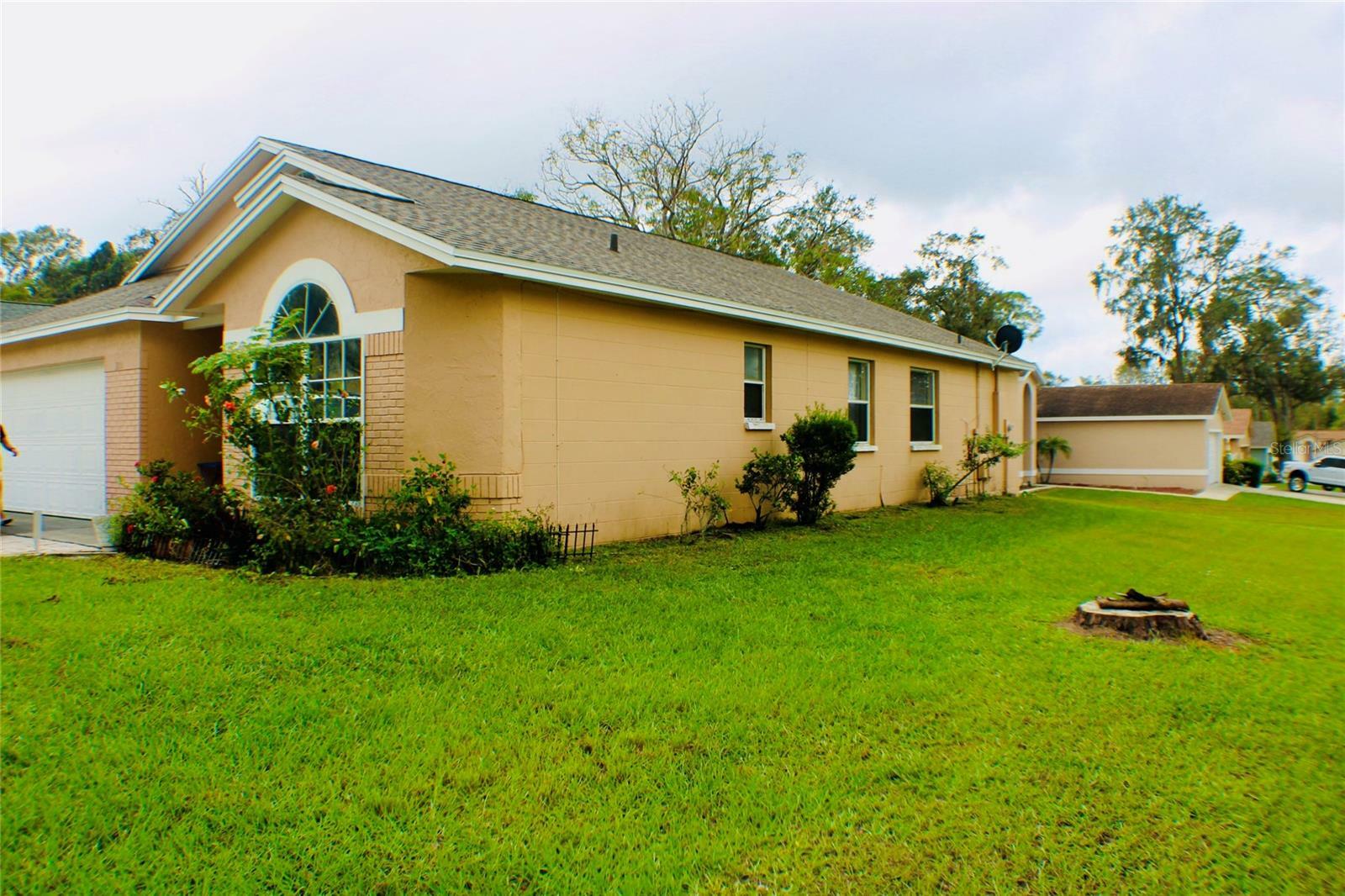 Property Photo:  311 Sugar Creek Drive  FL 33563 