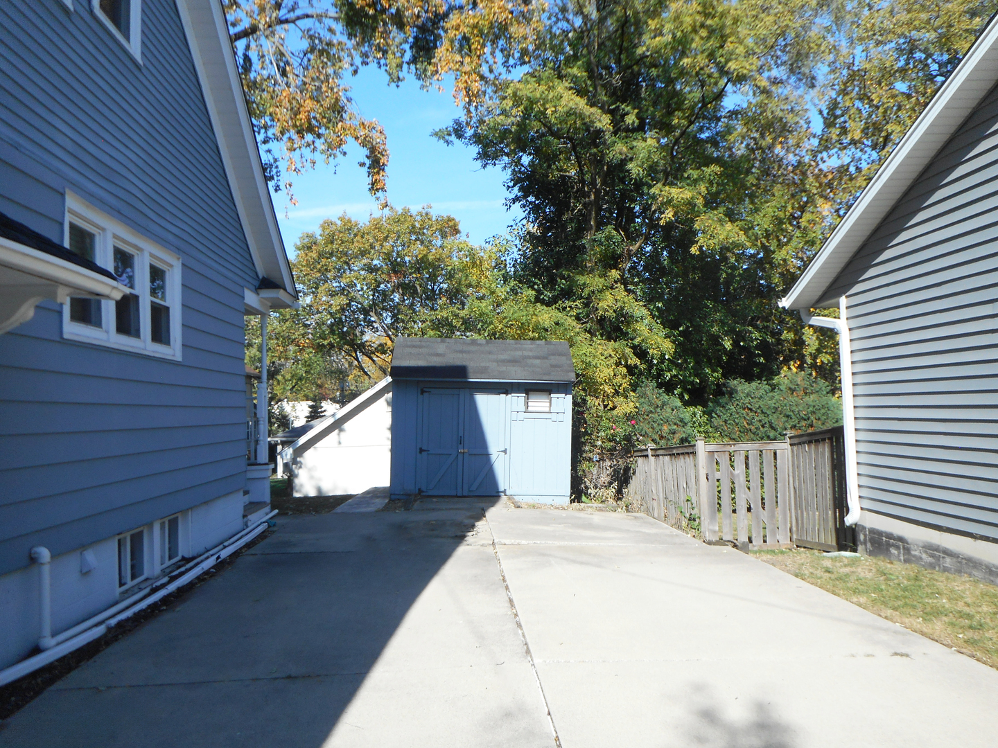 Property Photo:  350 Center Street  IL 60137 