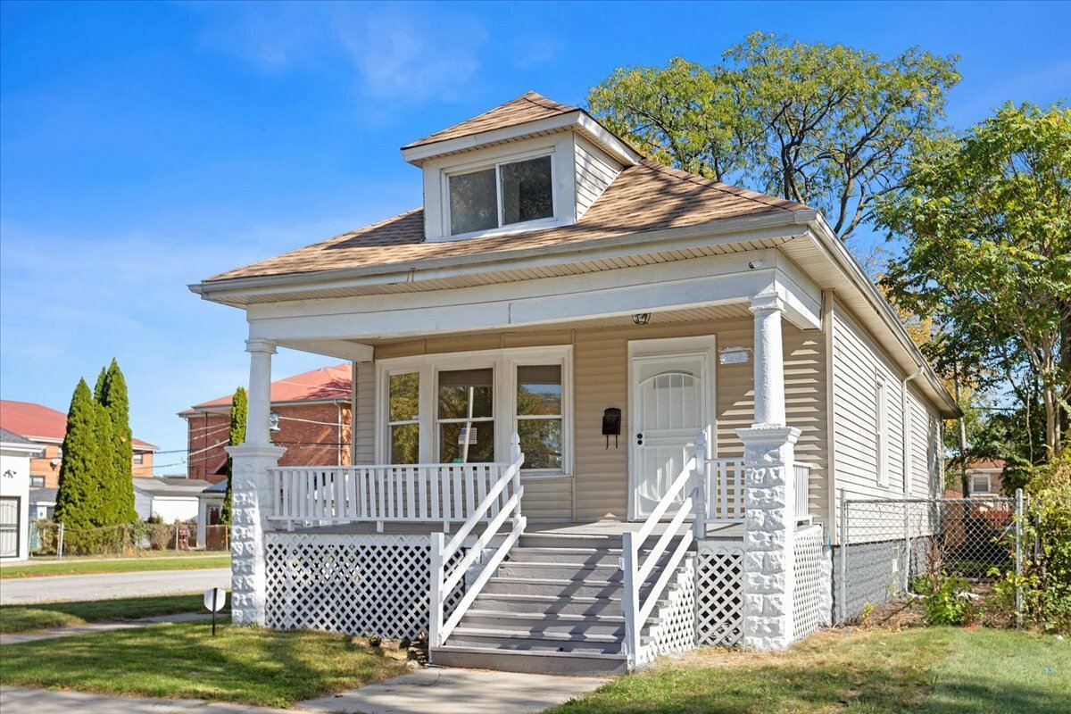 Property Photo:  8601 S Wallace Street  IL 60620 