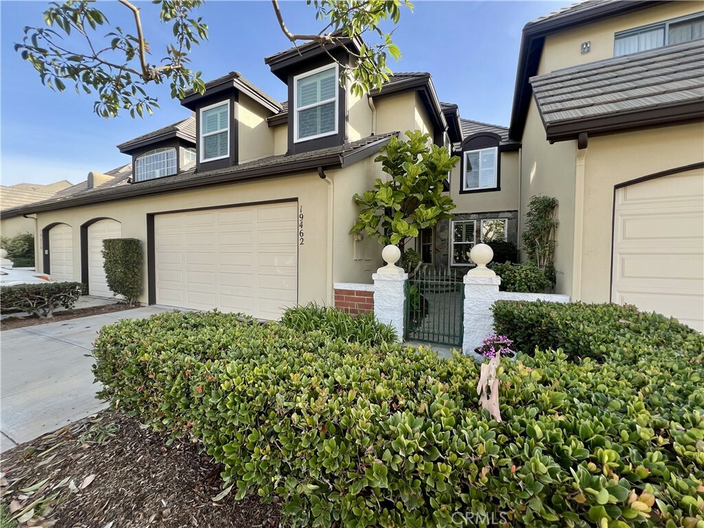 Property Photo:  19462 Ironwood Lane  CA 92648 