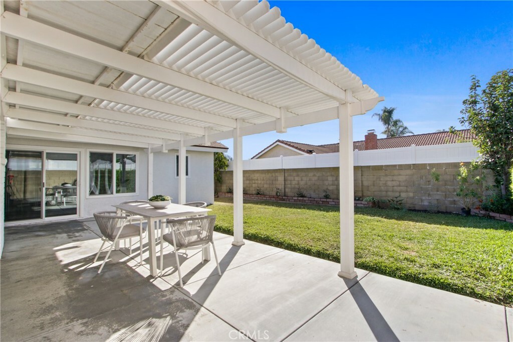 Property Photo:  6572 Vesper Circle  CA 92647 