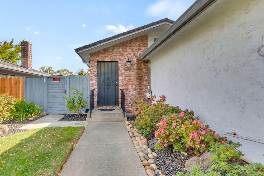 Property Photo:  516 Huntington Drive  CA 95242 