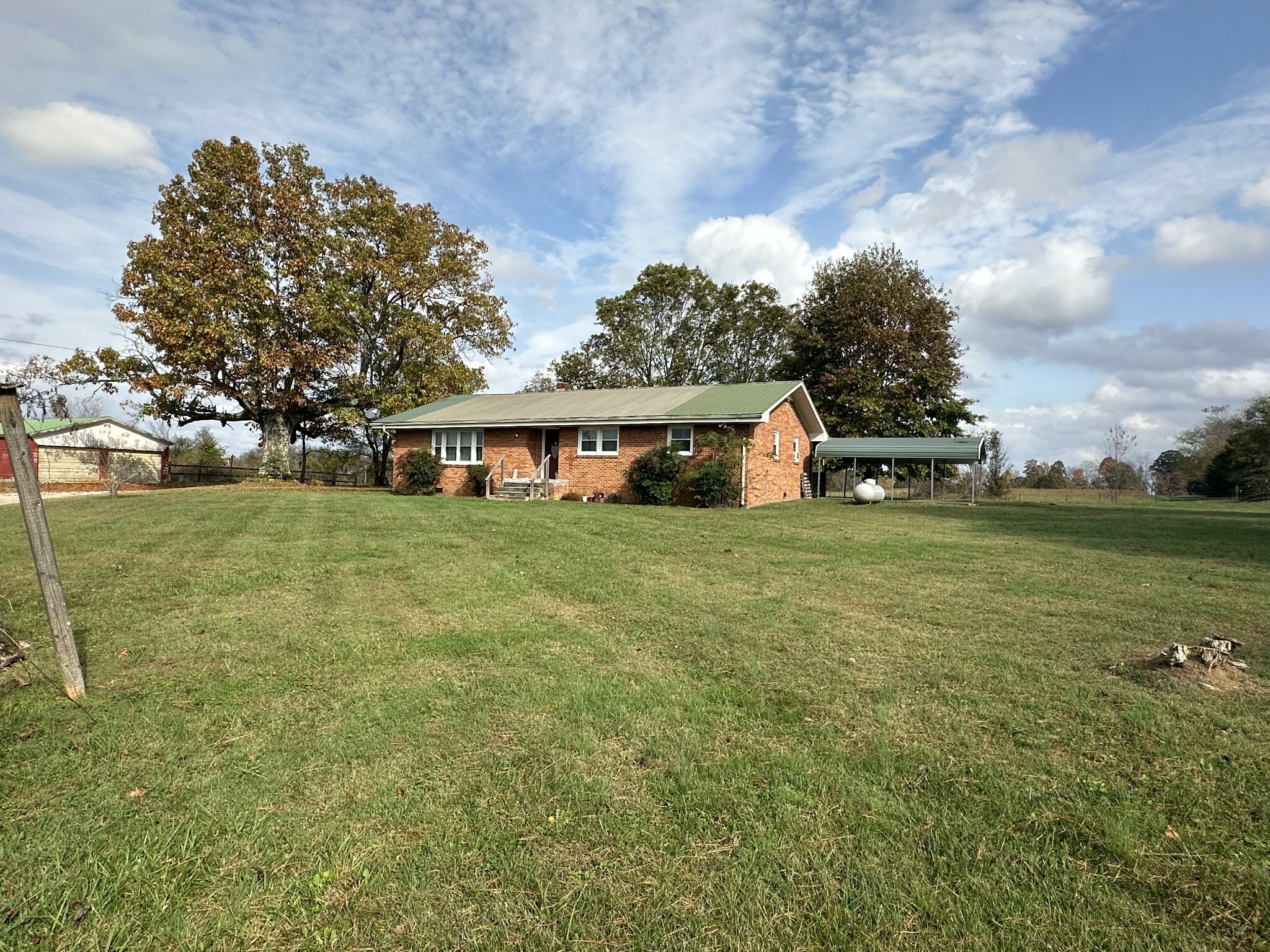 Property Photo:  654 Rabbit Trail Rd  TN 38468 