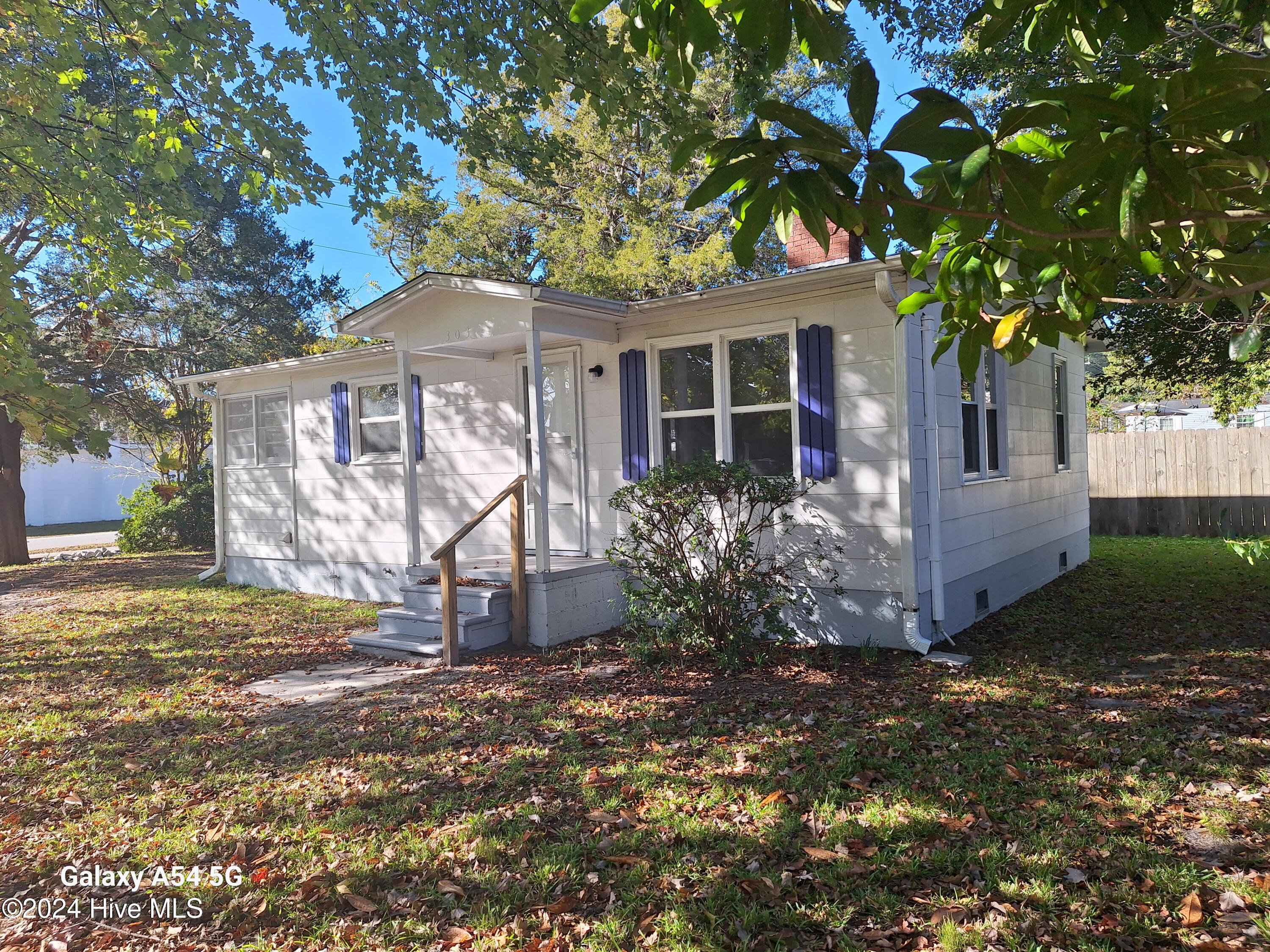 Property Photo: 303 Chatham Street NC 28570